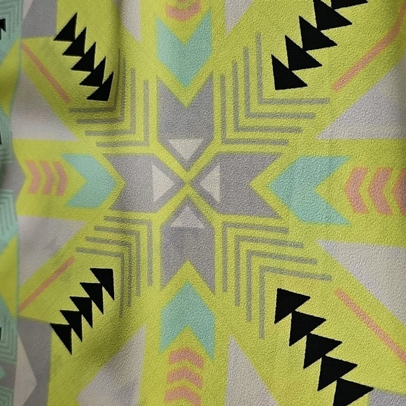 aliceblue Designed For STITCH FIX Geometric Sleeveless Top - Yellow and Gray MED - Picture 7 of 8